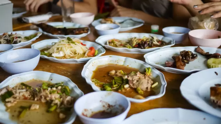 В Китае вводят штрафы для ресторанов за оставленную на тарелках еду