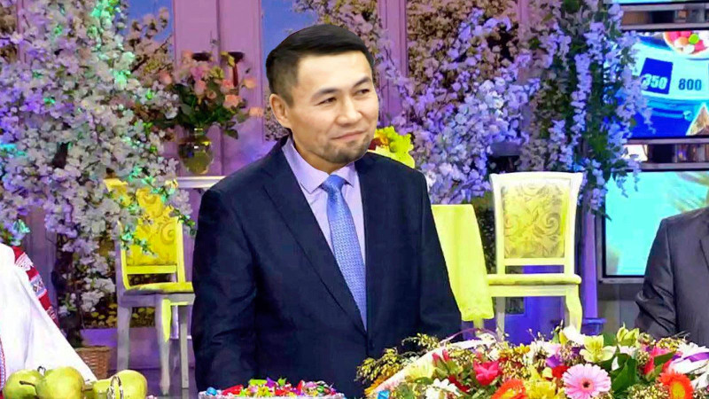 Скандал из-за поздравления депутата Назарова: казахстанцы требуют более серьезного отношения к работе парламента
