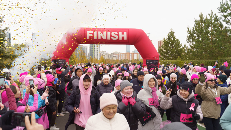 Благотворительный забег Pink Run в Астане: более 500 участников поддержали осведомленность о раке молочной железы.