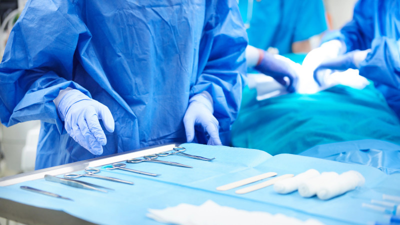 В Казахстане врача подозревают в операции на пьяную голову, пациент скончался