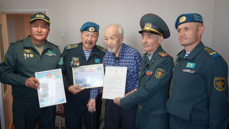 Ветеран войны Камбар Сарсенов отметил 101-й день рождения в Алматы