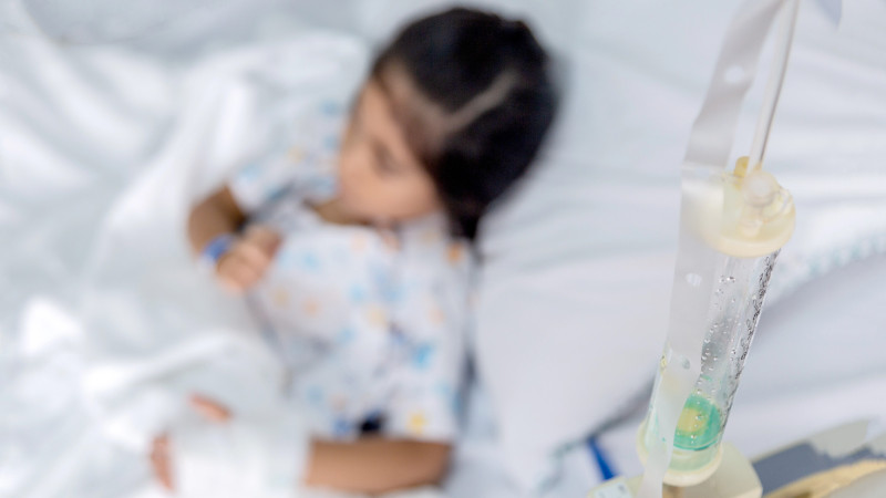 Массовое отравление в Бишкеке: 58 человек пострадали после обеда шаурмой в школе