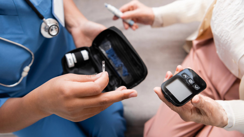 Минздрав объяснил решение об исключении диабета и ДЦП из списка