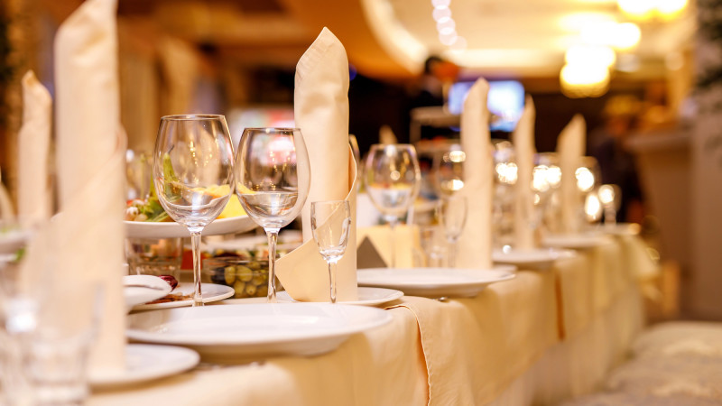 Карагандинцы потеряли деньги, заказав 'той под ключ' в ресторане