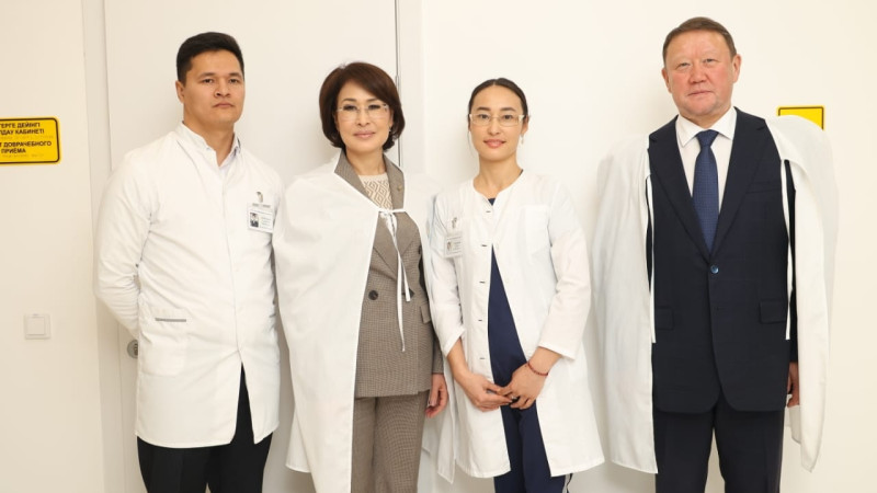 Супруги-врачи Алмасбек и Гүлбану меняют жизнь села Октябрьское