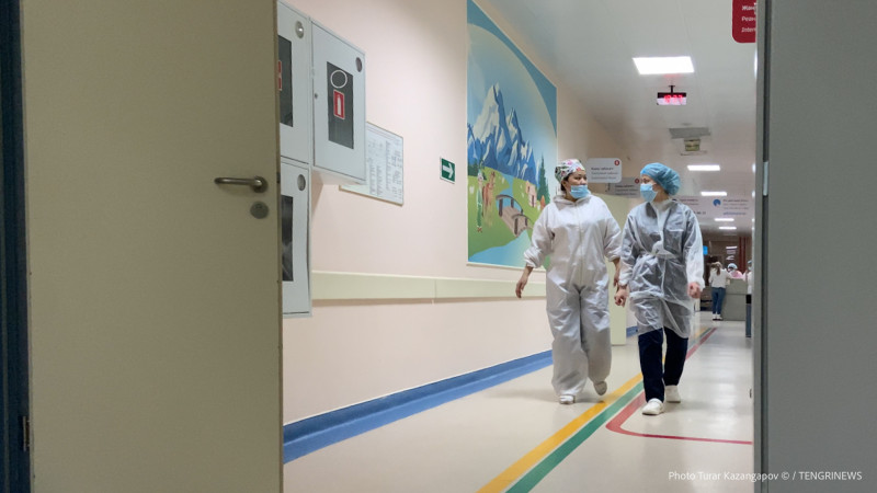 В Казахстане выделили 25 млрд тенге на бонусы для врачей, повышение зарплат не обсуждается