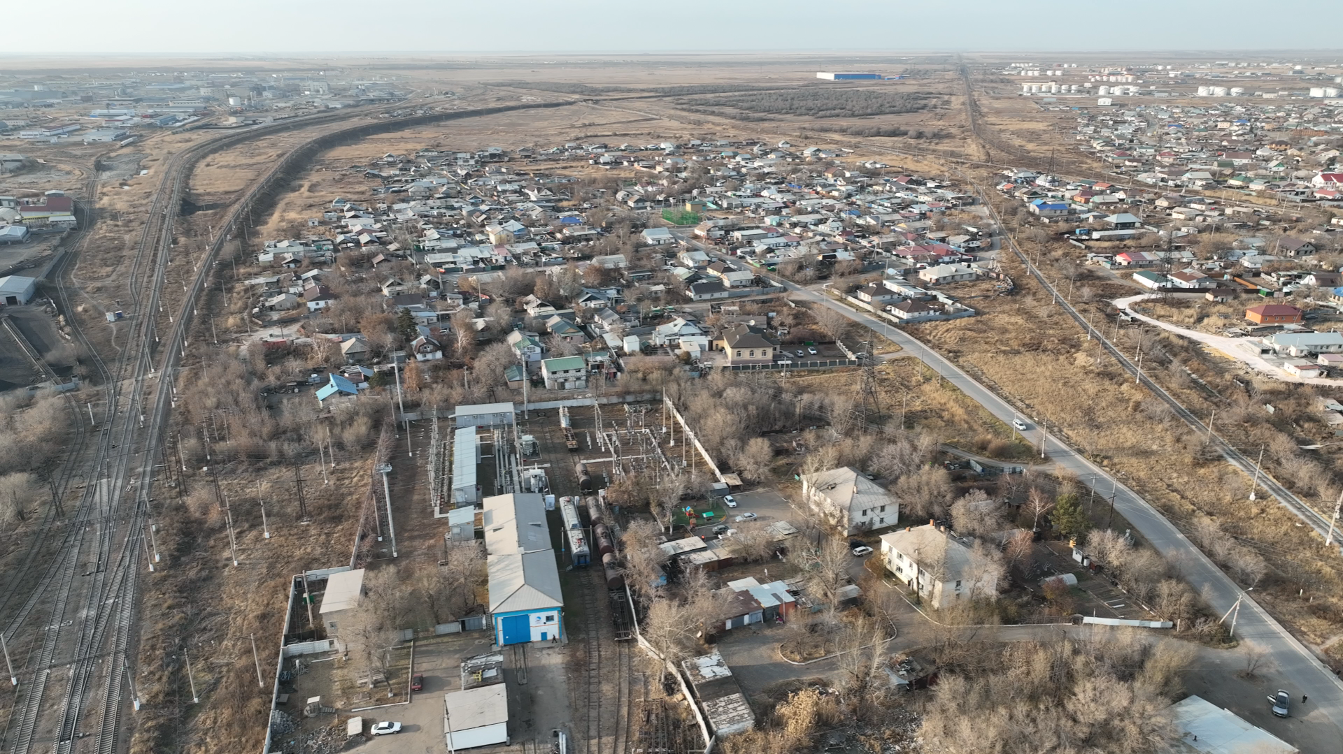 Район СМП находится между ж/д путями. Фото с дрона: ©️