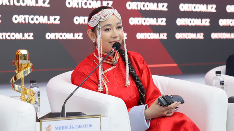 Мишель Джозеф готовит песню на казахском после Silk Way Star