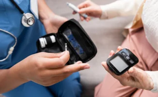 Минздрав объяснил решение об исключении диабета и ДЦП из списка