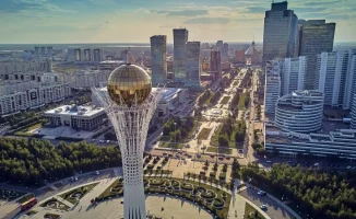 Казахстанцы готовятся к зимним праздникам и активному отдыху