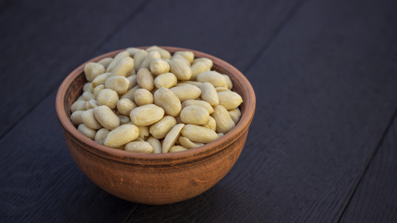 Жареный несолёный арахис с кожурой: ключ к улучшению памяти и сосудов мозга у пожилых людей