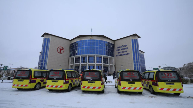 Обновление автопарка скорой помощи в Жанаозене: новые машины улучшат медицинское обслуживание населения