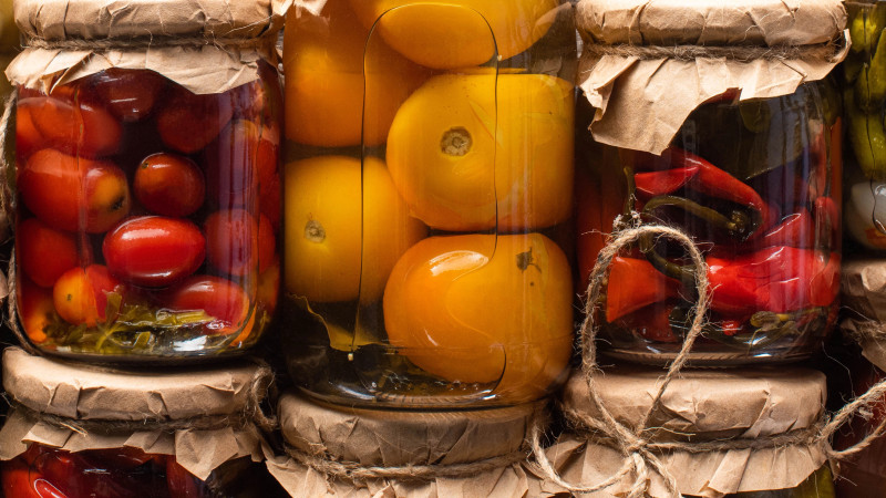 Безопасные соленья на праздничном столе в нашем городе