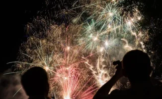 Алматы встретит Новый год грандиозным концертом и фейерверком, создавая атмосферу единства и радости.