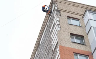 В Астане всех пострадавших от обрушения облицовки жилого дома выписали