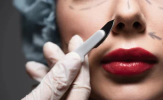 После запретов на снятие пенсионных казахстанцы массово решили “стать красивее“