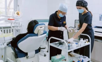 ОСМС 2026: стабильность под парашютом, взносы не растут, но остаются в небе