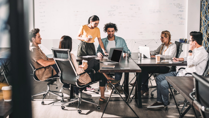 Гибридный формат работы улучшает психическое здоровье сотрудников и повышает их продуктивность