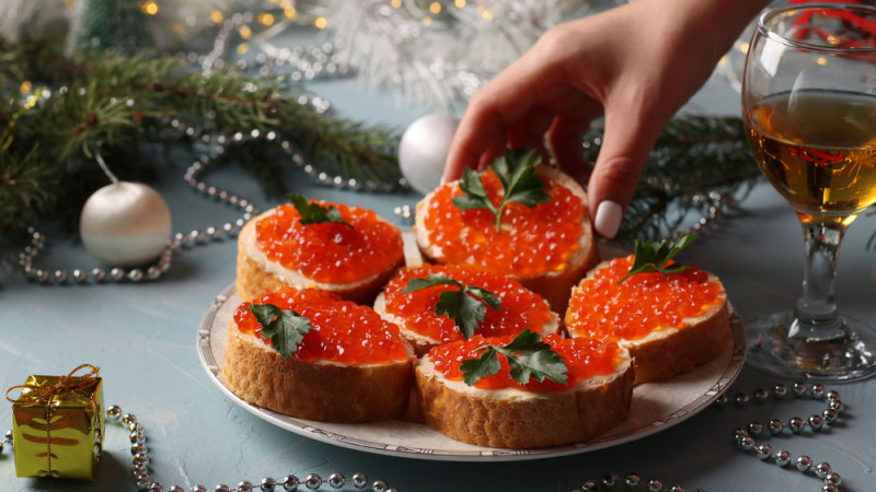 4 быстрые праздничные закуски на Новый год за 15 минут