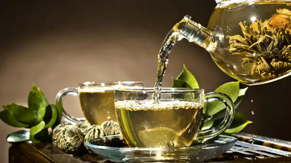 Чай как социальный ритуал: когда он полезен, а когда стоит быть осторожнее