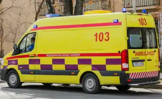 Алматинка пожаловалась на отказ скорой нести пациента до кареты