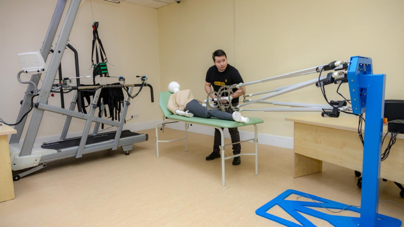 В Казахстане стартует производство экзоскелета для реабилитации