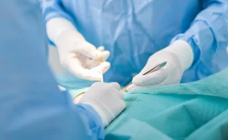 Пенсионер в Петропавловске попал на операционный стол после ужина с кониной