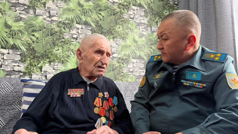 В Павлодаре ветеран Второй мировой войны Василий Григораш отметил 100 лет