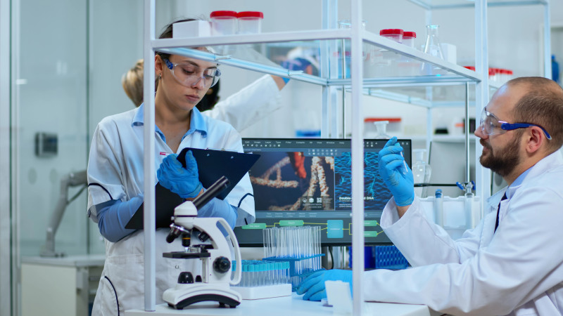 США вышли из ВОЗ: в соцсетях активно обсуждают теории заговора о фармацевтах