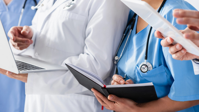 Женщины по-прежнему составляют основную часть медработников в Казахстане