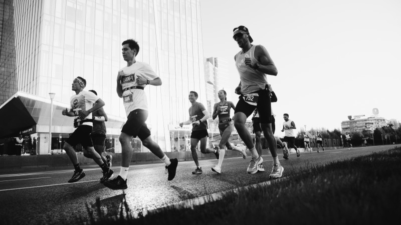 Почему бегуны по всему миру страдают от боли в боку и как с этим справиться?