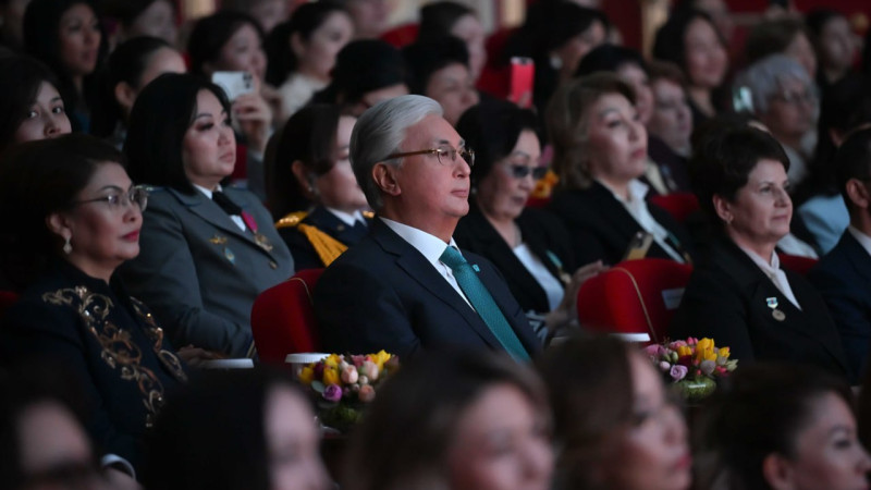 Токаев на праздничном концерте в честь женщин в Астане